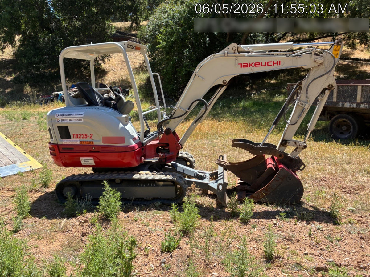 2023 TAKEUCHI TB235-2R