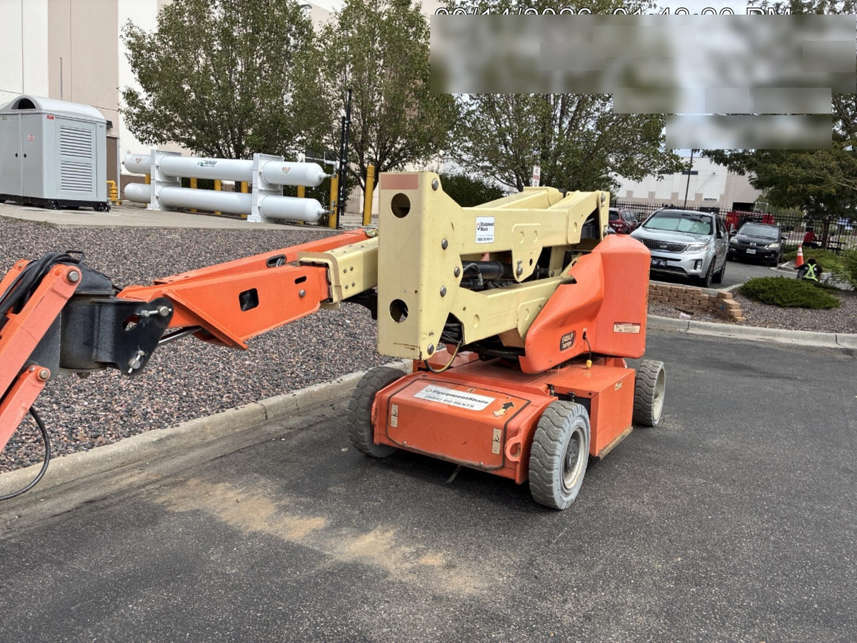 2019 JLG E400AJPN