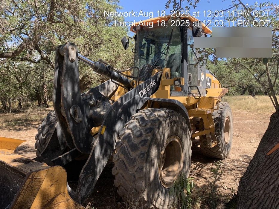 2019 John Deere 524L Cab/Heat/AIR, 3rd Function Hydraulics, Hydraulic JRB QC 2.75 Yd. Bucket, 60" Carriage/72" Forks