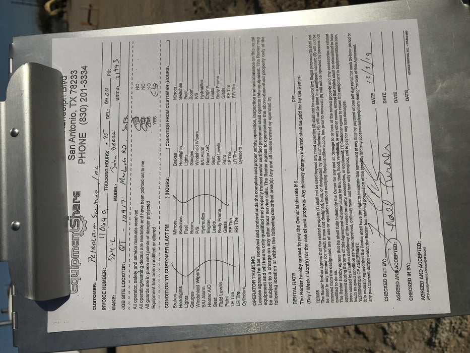 2019 John Deere 524L Cab/Heat/AIR, 3rd Function Hydraulics, Hydraulic JRB QC 2.75 Yd. Bucket, 60" Carriage/72" Forks