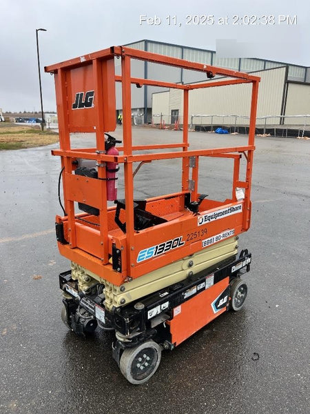 2022 JLG ES1330L