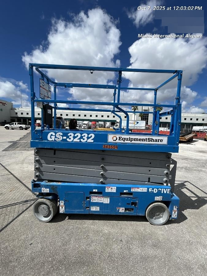 2023 GENIE GS-3232