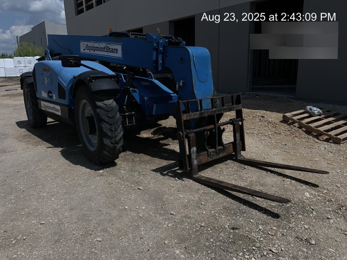 2019 Genie GTH-844 GTH-844 w/Open ROPS, FF Tires, beacon/work lights, 60" carriage/forks