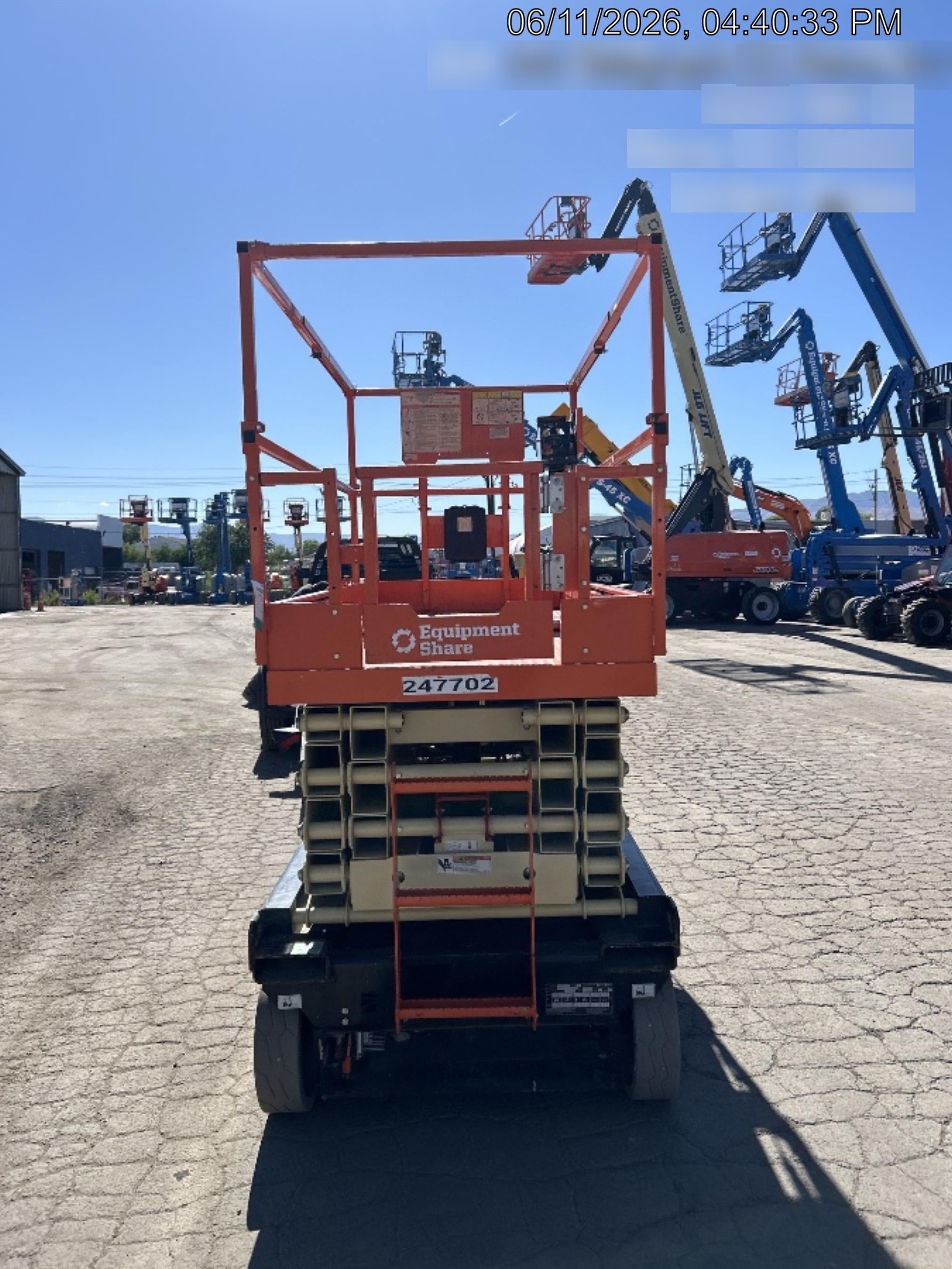 2022 JLG ES3246