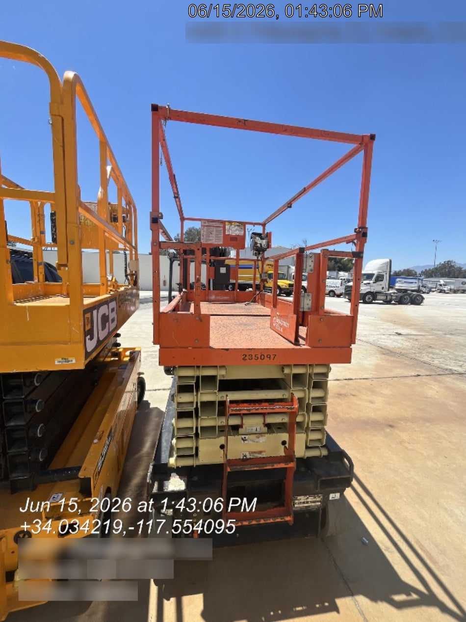 2022 JLG ES3246