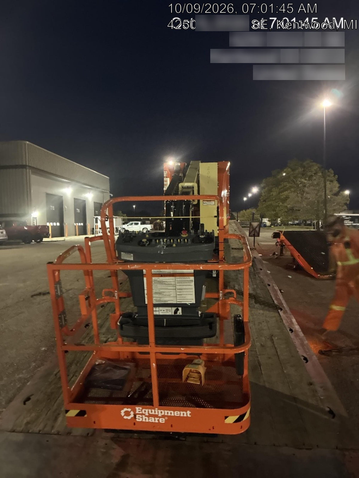 2025 JLG E300AJP