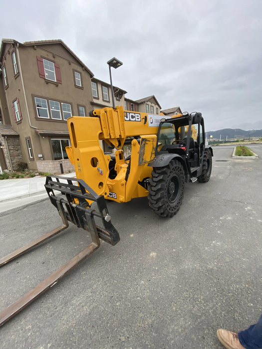 2023 JCB 510-56