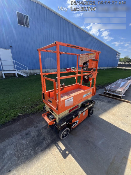 2021 JLG ES1330L