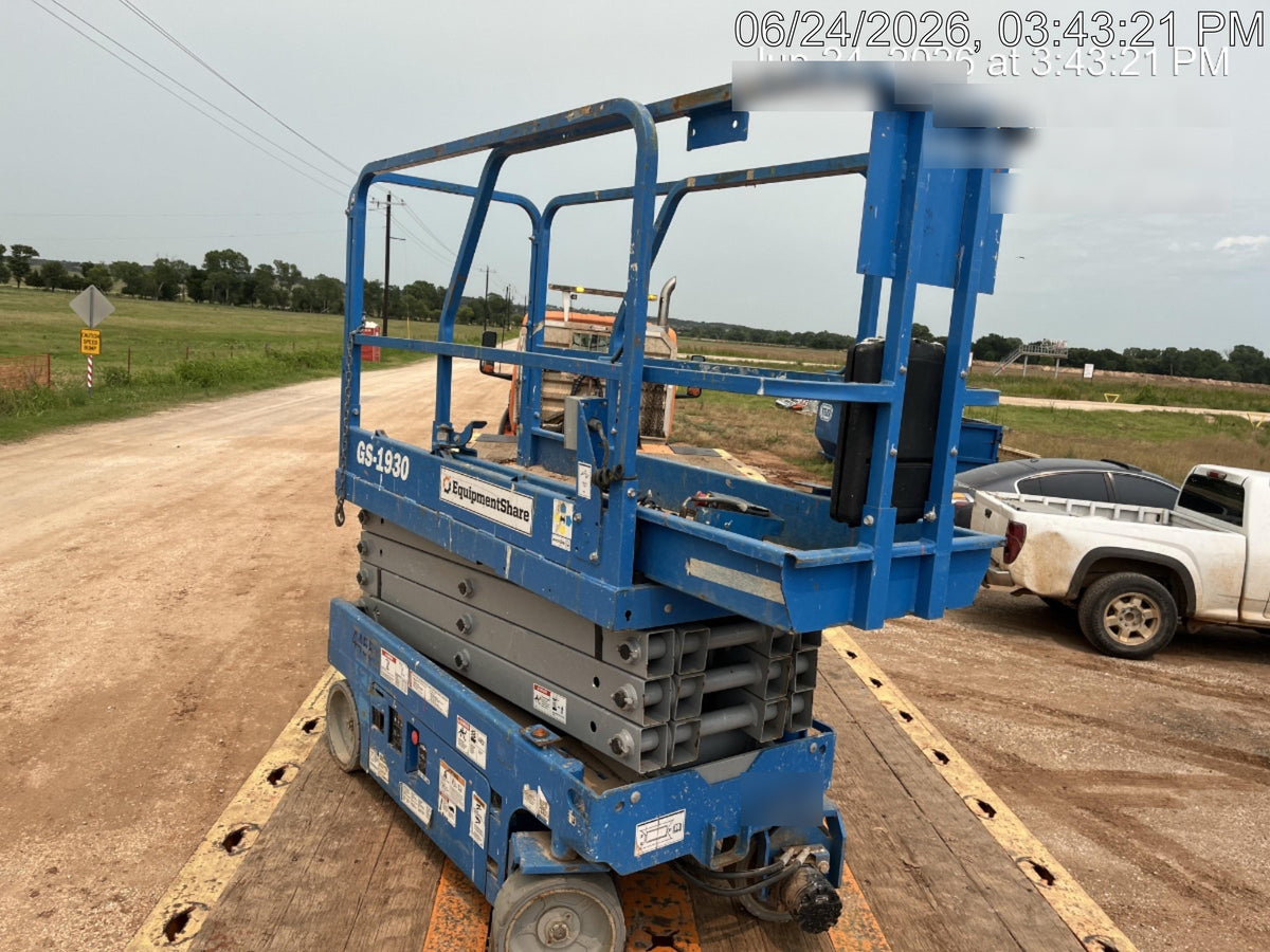 2019 Genie GS-1930 Fixed rails with chain Entry