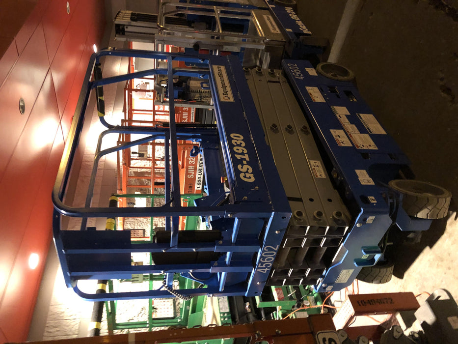 2019 Genie GS-1930 Fixed rails with chain Entry