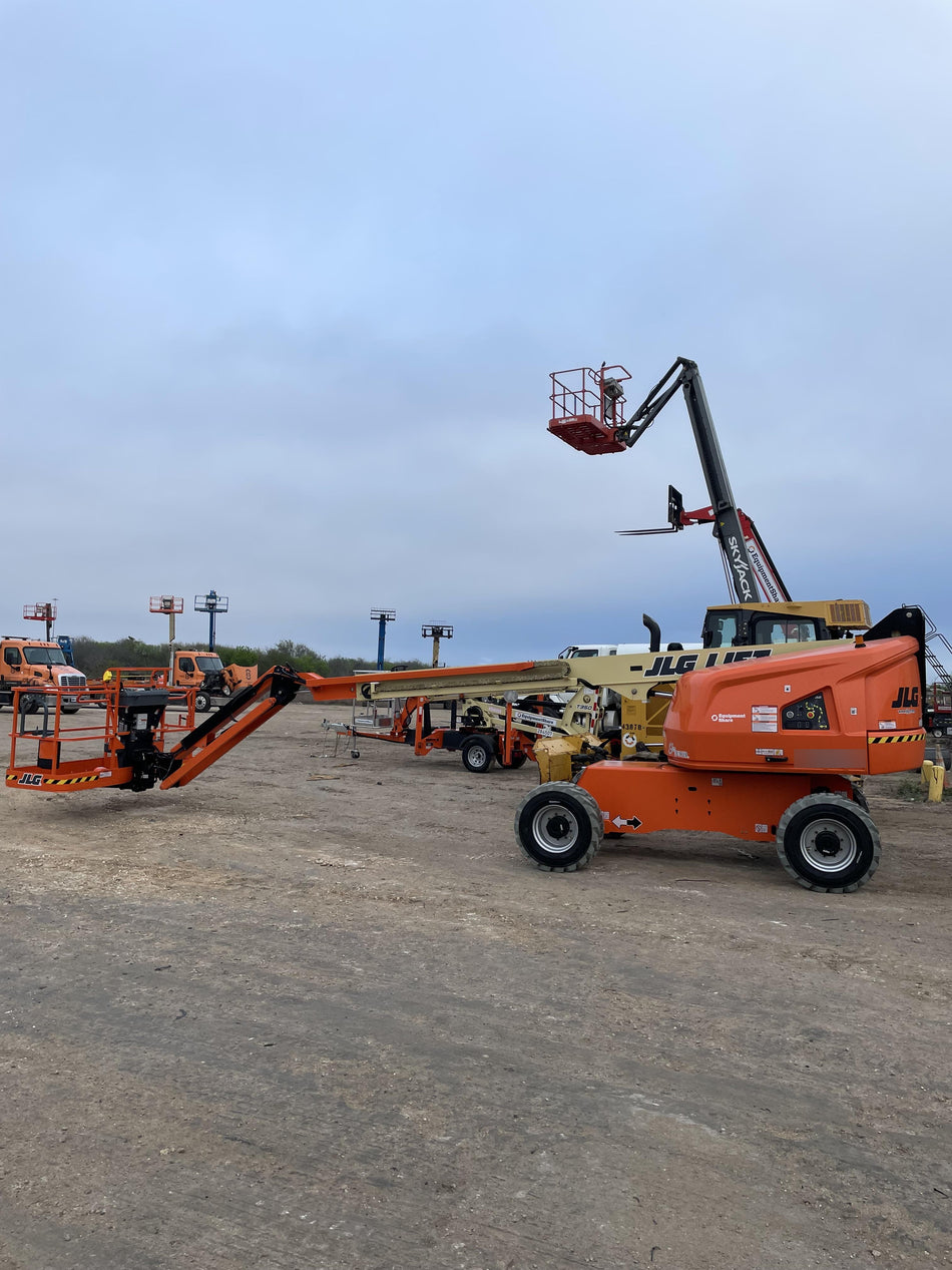 2023 JLG 460SJ