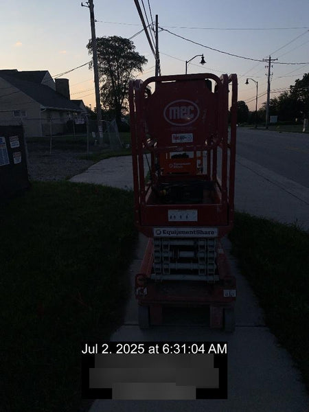 2022 JLG ES1330L