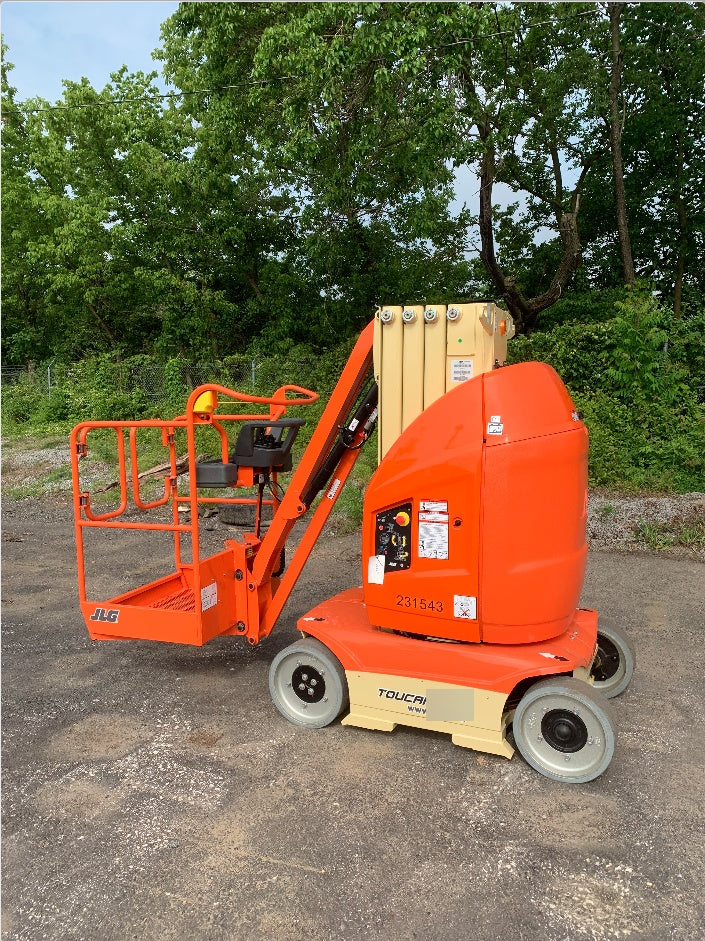 2022 JLG 26E
