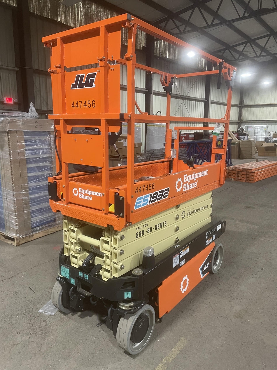 2024 JLG ES1932