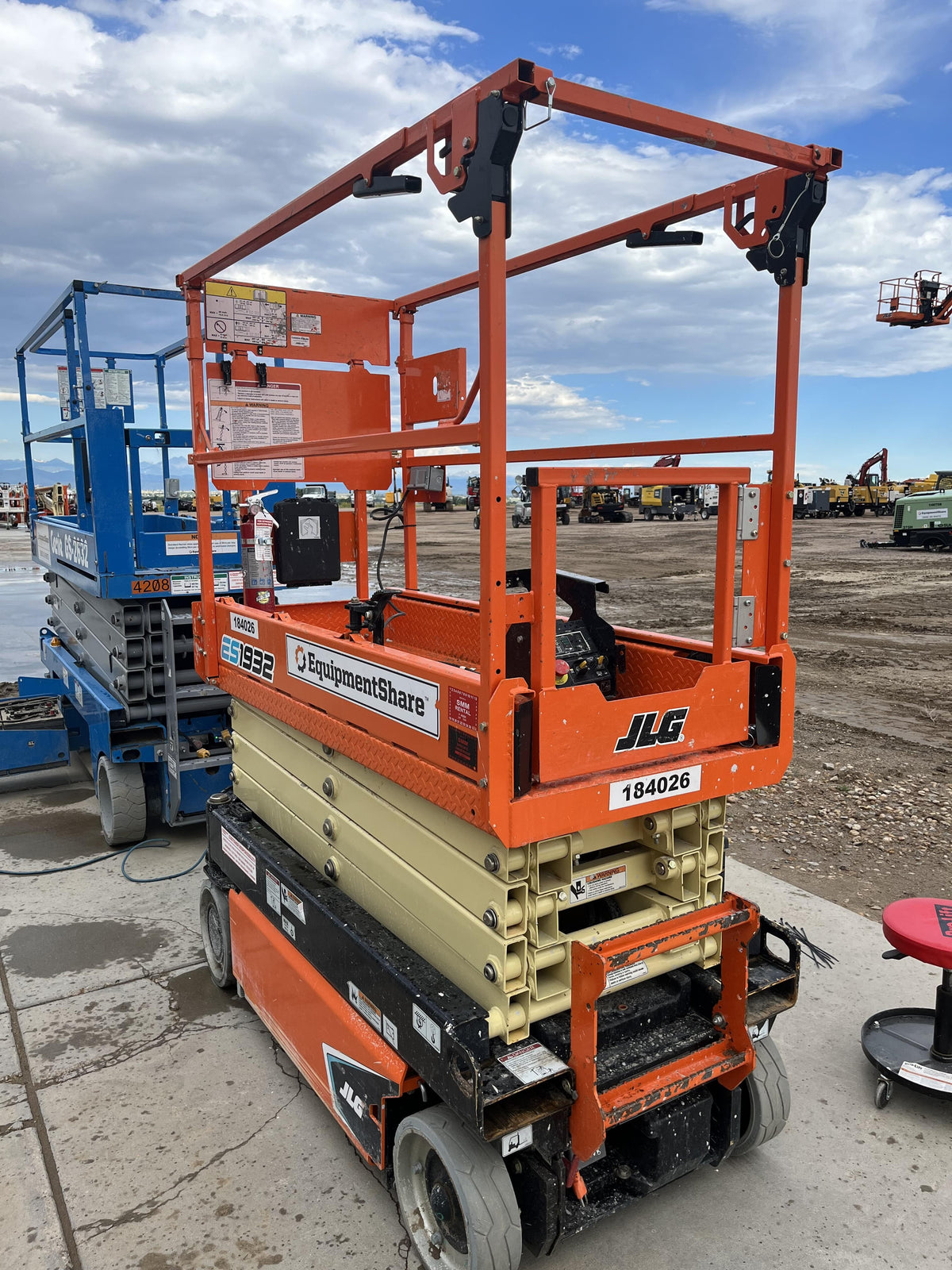 2021 JLG ES1932