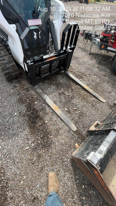 2022 TAKEUCHI 48" Pallet Forks - Takeuchi