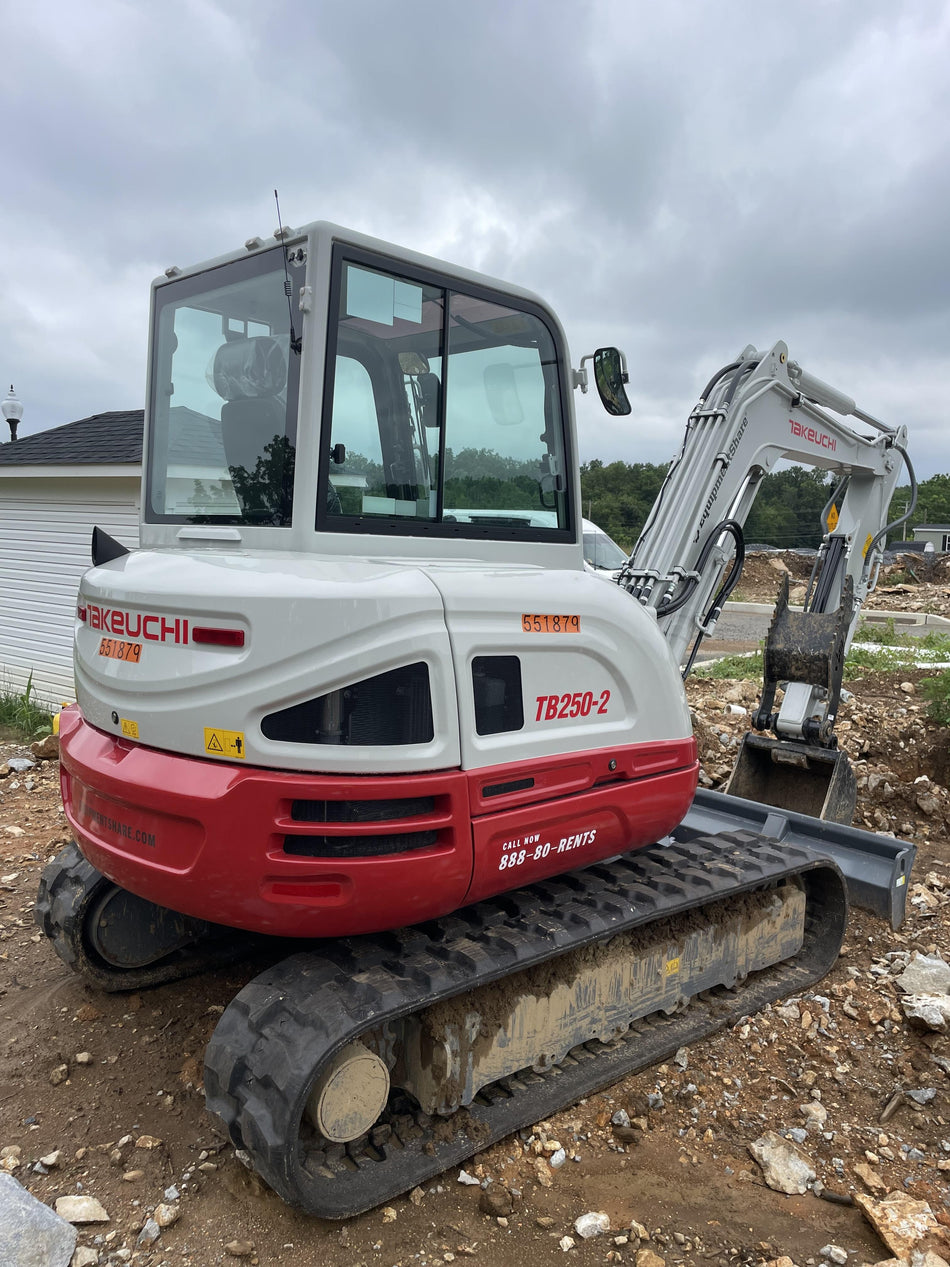 2025 TAKEUCHI TB250-2CR