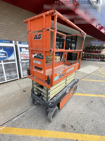 2021 JLG ES1932
