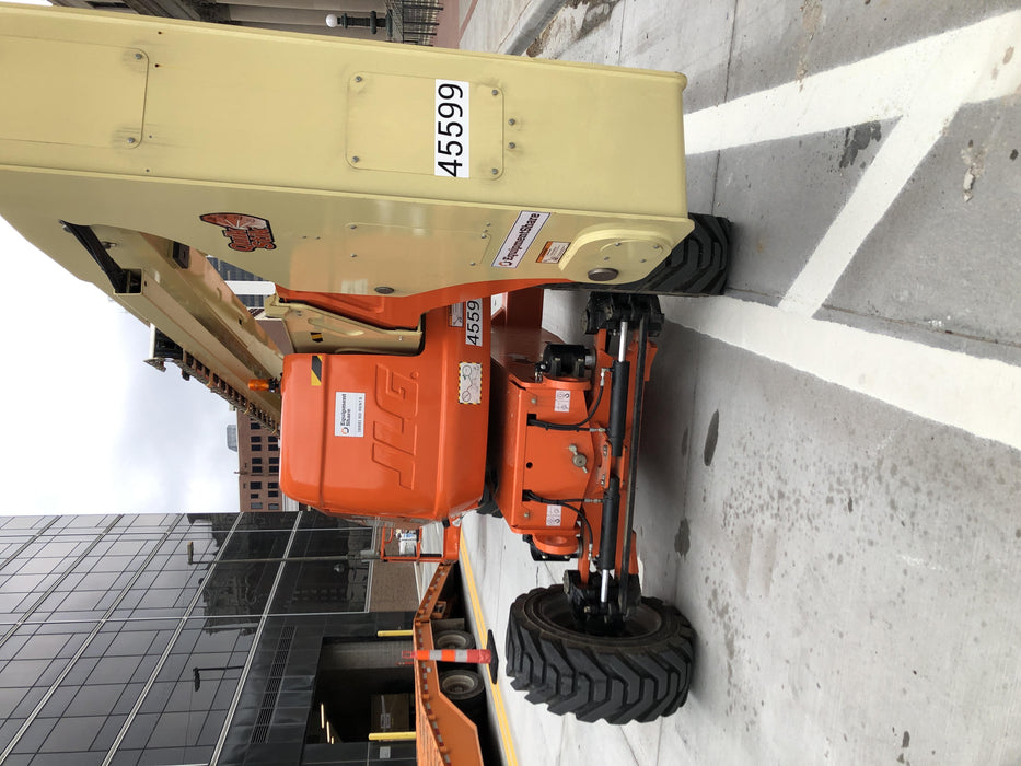 2019 JLG 800AJ