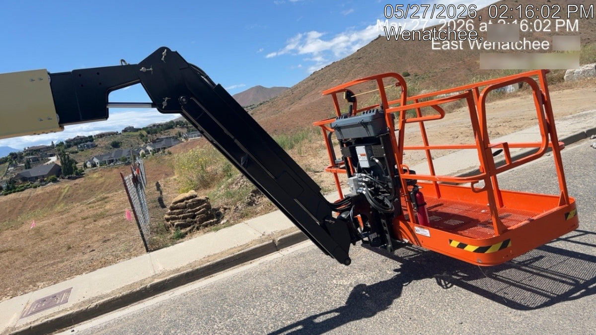 2025 JLG 800AJ
