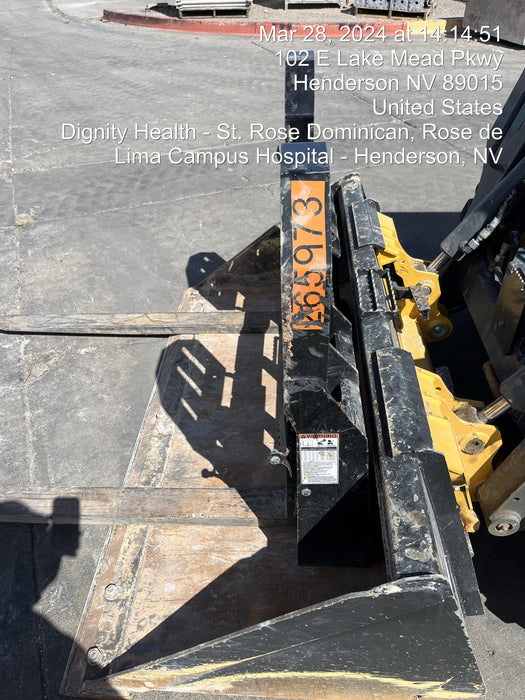 2021 TAKEUCHI 48" Pallet Forks - Takeuchi