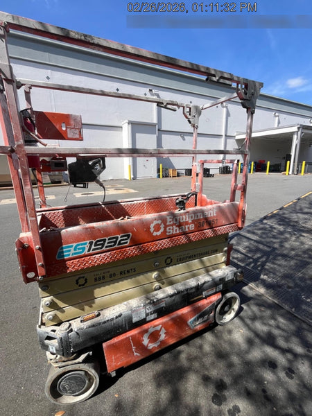 2023 JLG ES1932