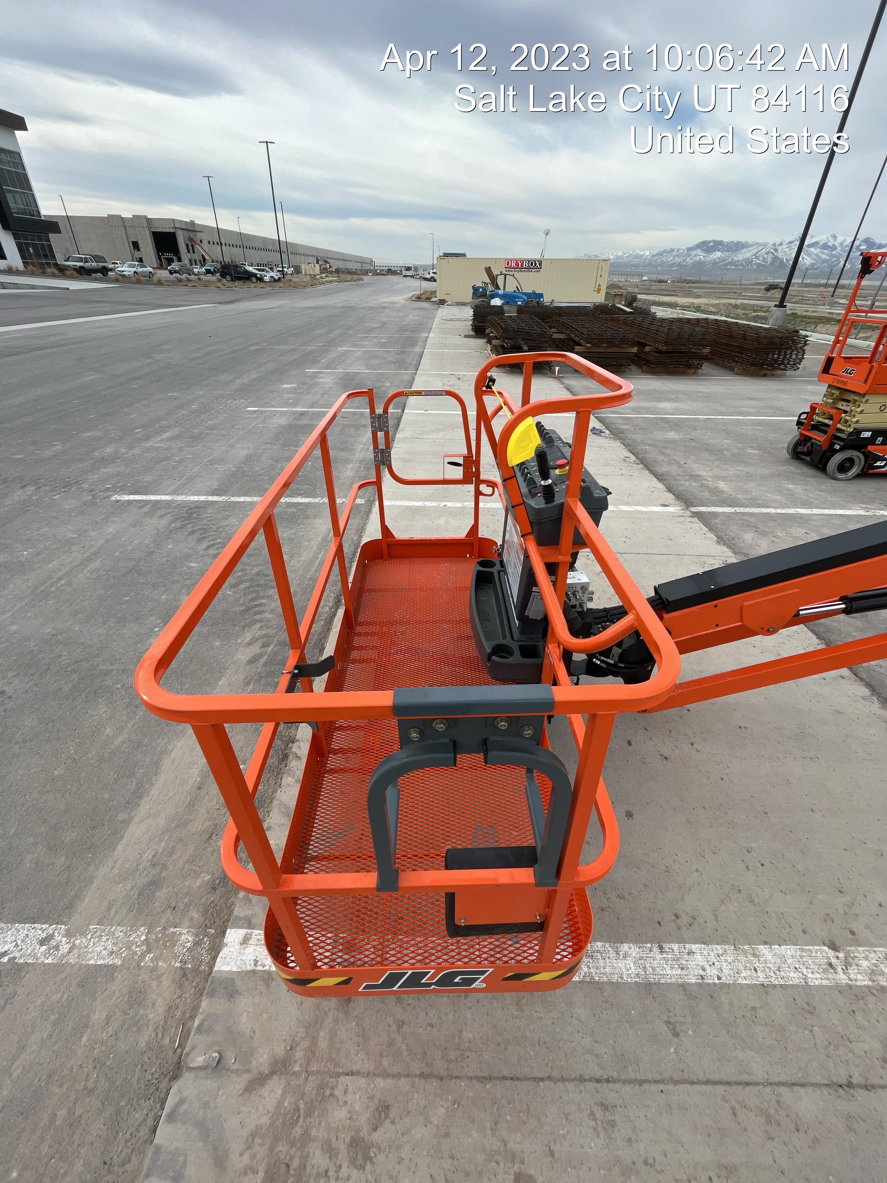 2023 JLG 660SJ