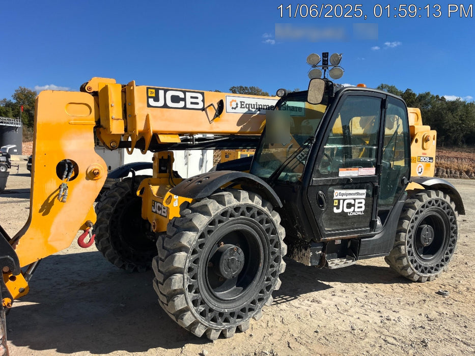 2019 JCB 509-42 Cab/Heat/Air, 74 HP, Solid Tires, STD Worklight, Beacon, Aux Hydraulics, Lifting Eye, Back up Alarm w/66" Carriage/60" Forks