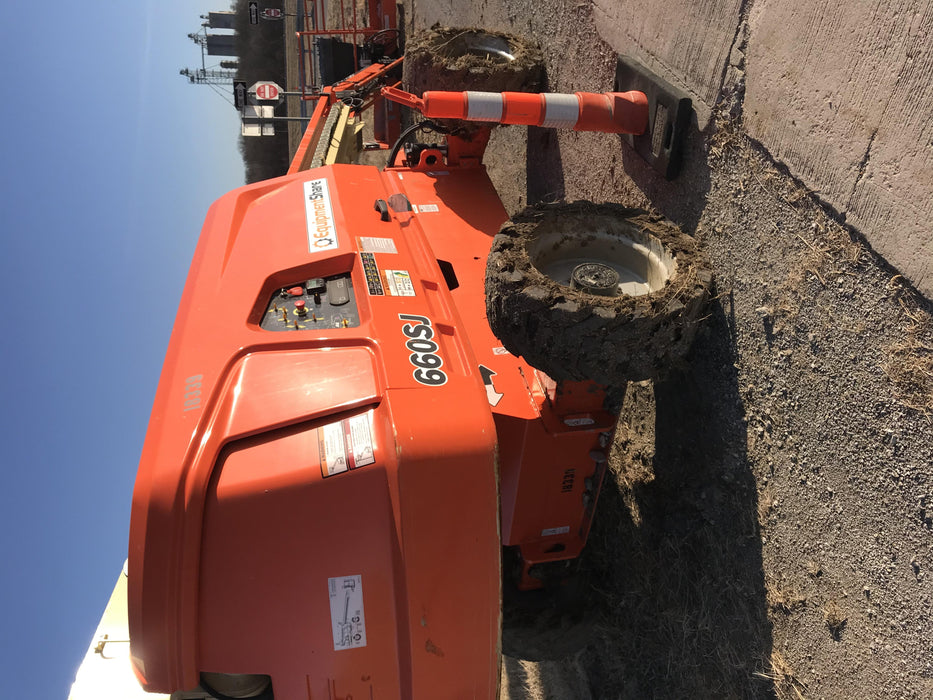 2018 JLG 660SJ