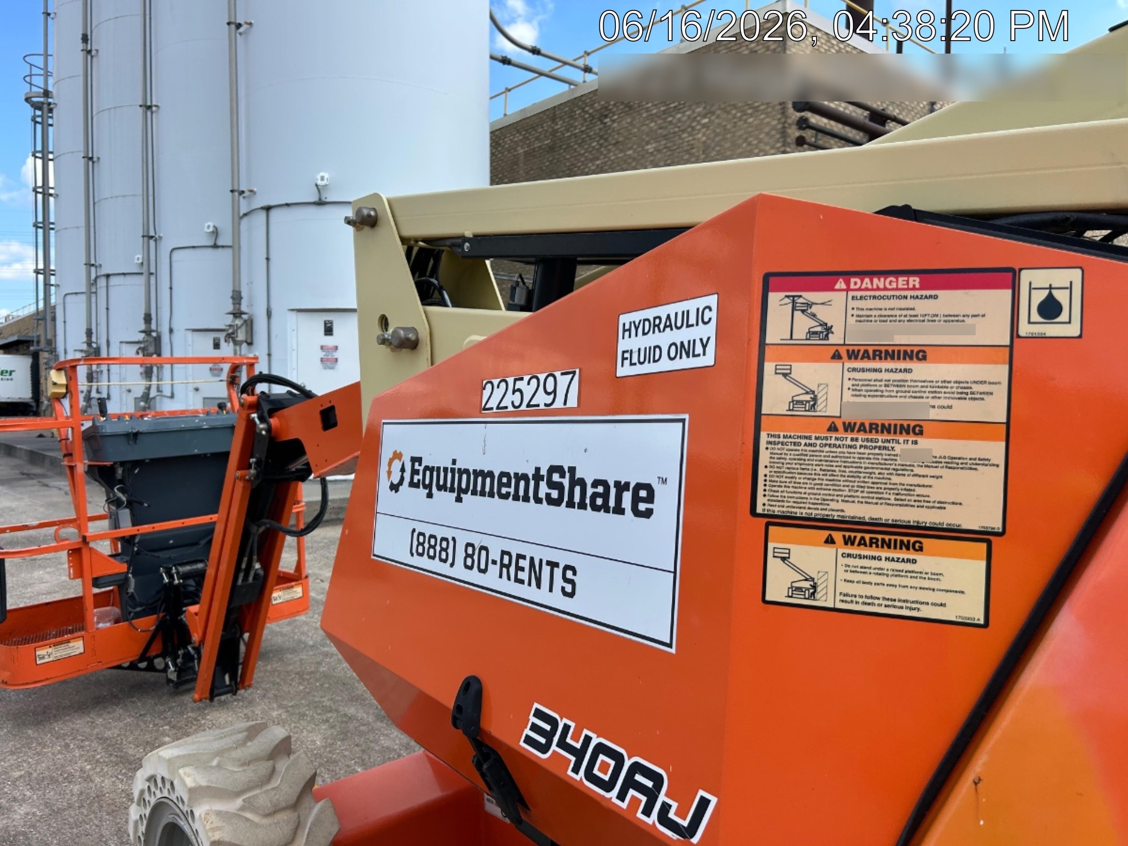 2022 JLG 340AJ