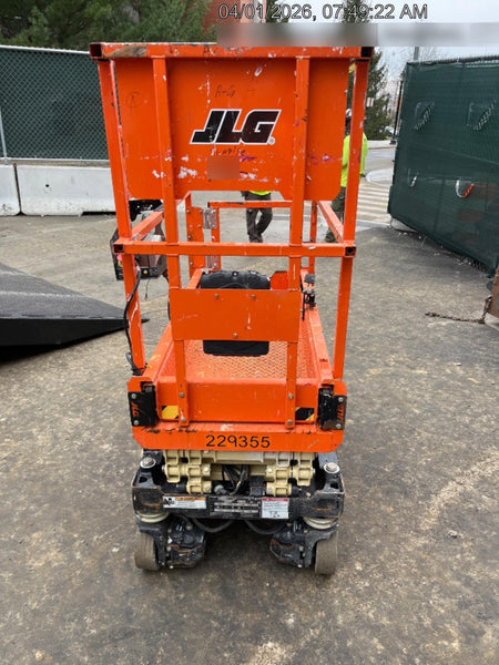 2022 JLG ES1330L