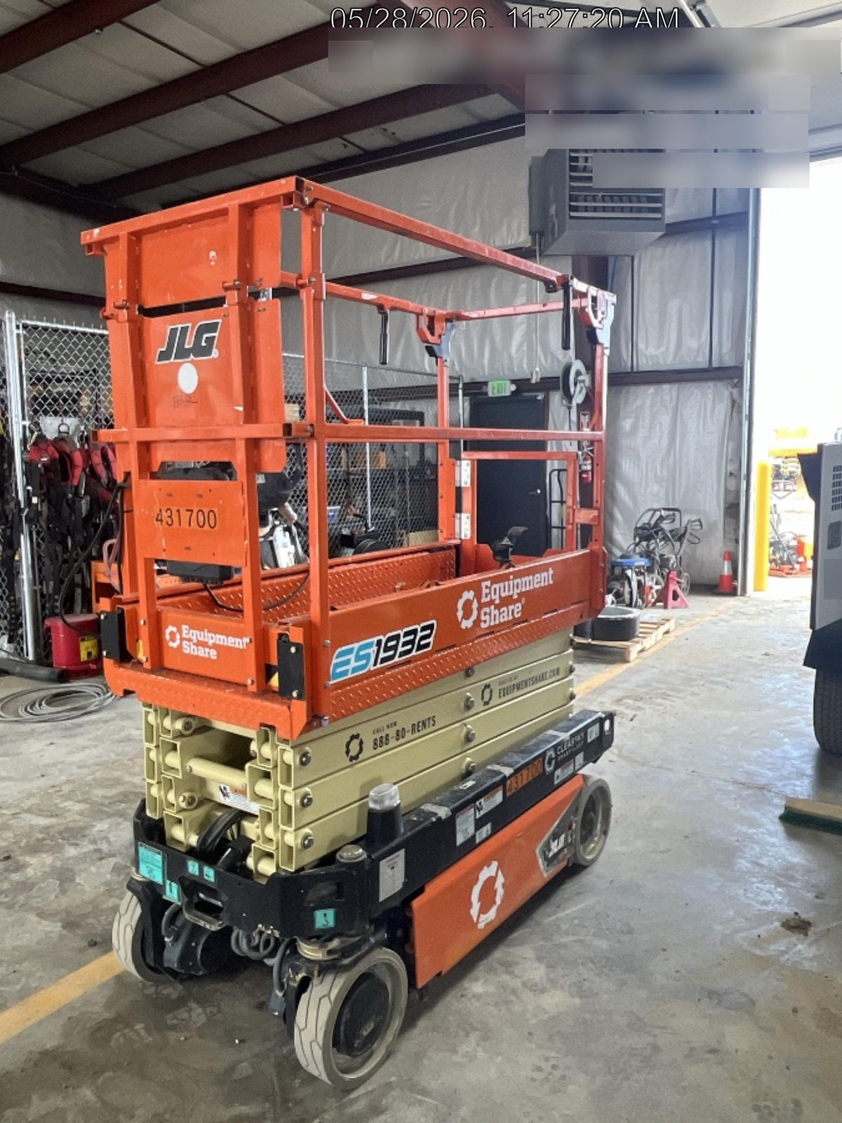 2024 JLG ES1932
