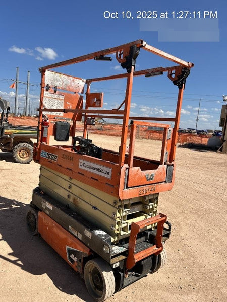 2022 JLG ES1932