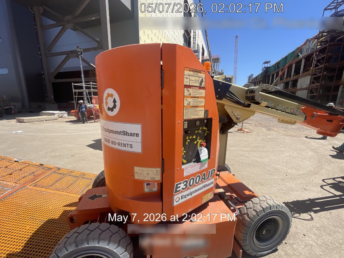 2019 JLG E300AJP