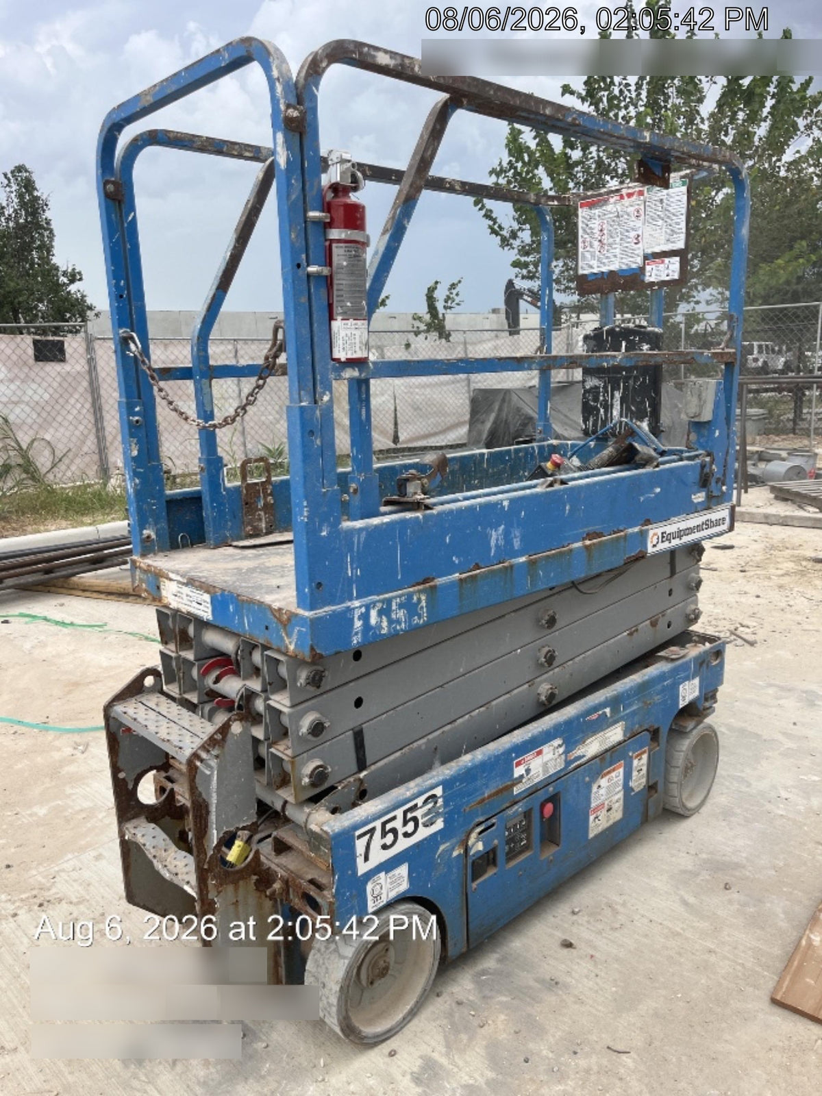 2017 Genie GS-1930 Genie GS-1930 Lift w/Fixed Rail and Chain Entry