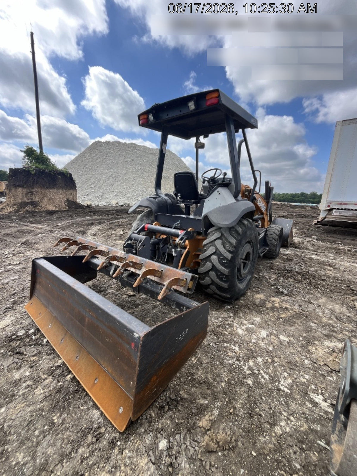 2019 CASE 570N EP
