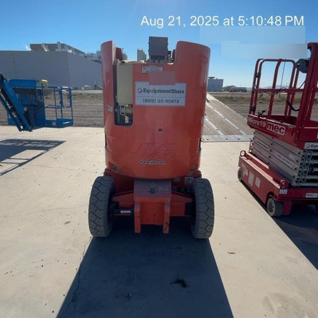 2019 JLG E300AJP