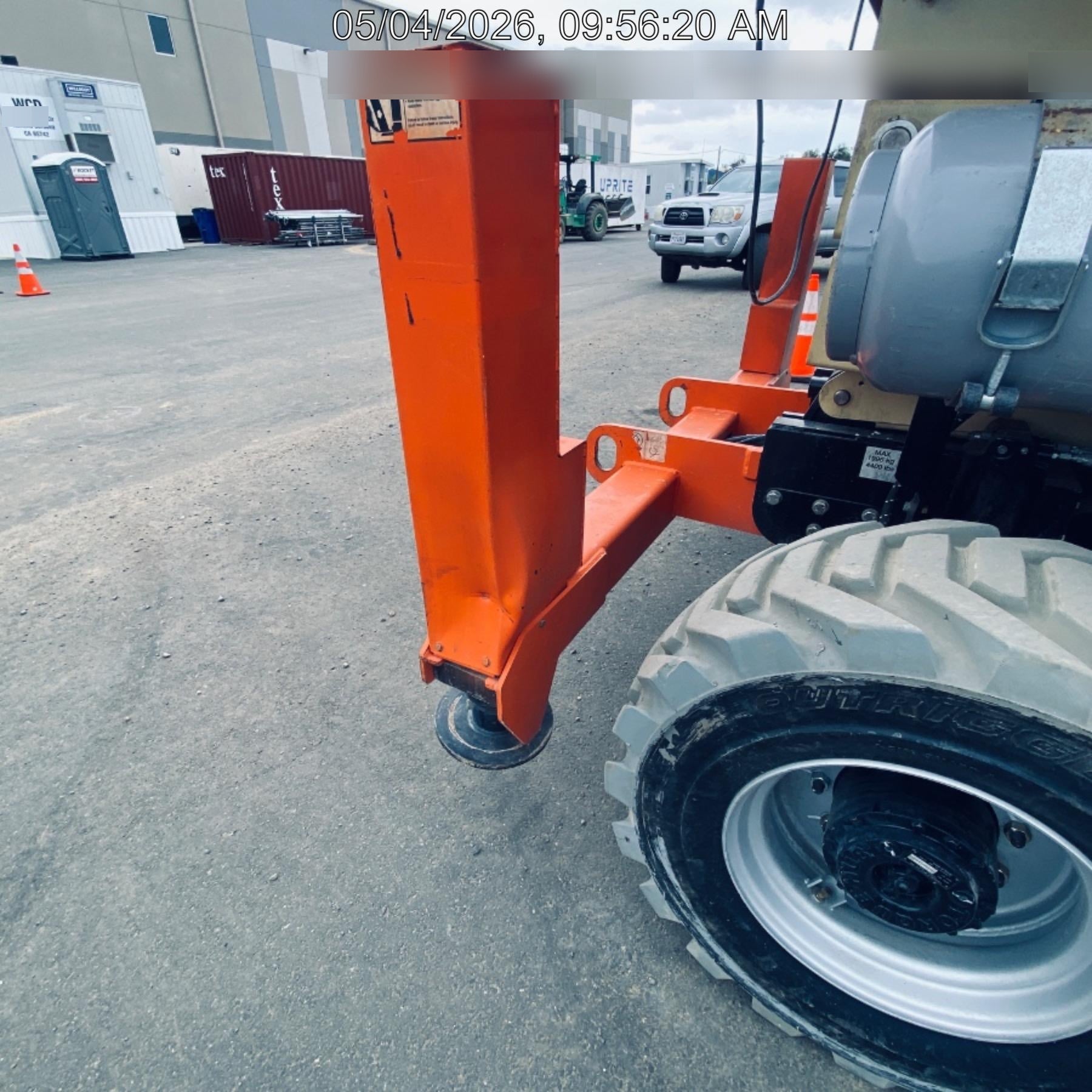 2019 JLG 430LRT