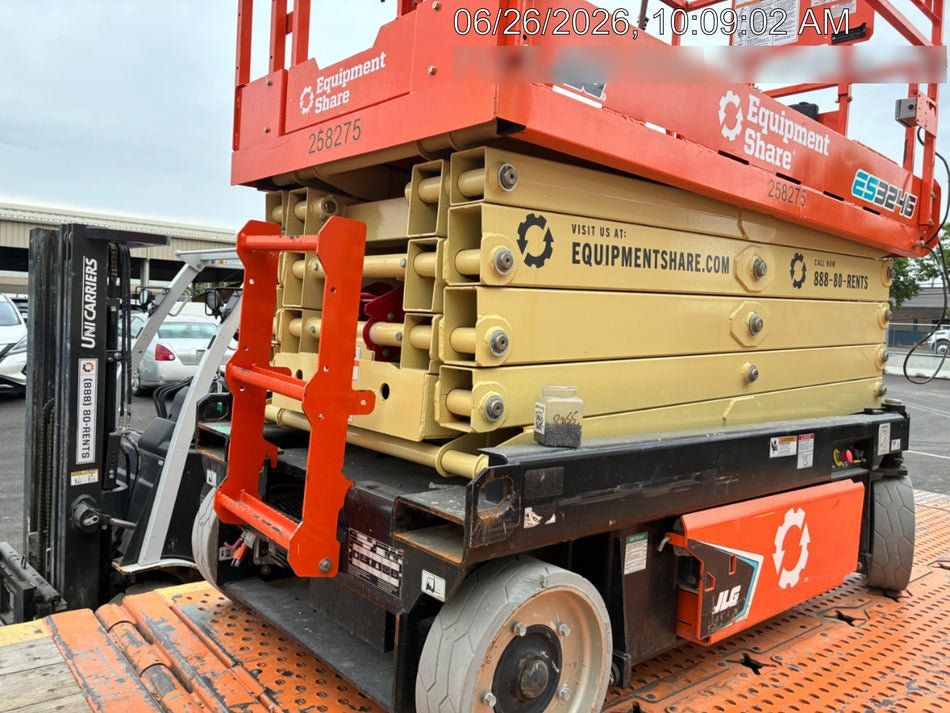2022 JLG ES3246