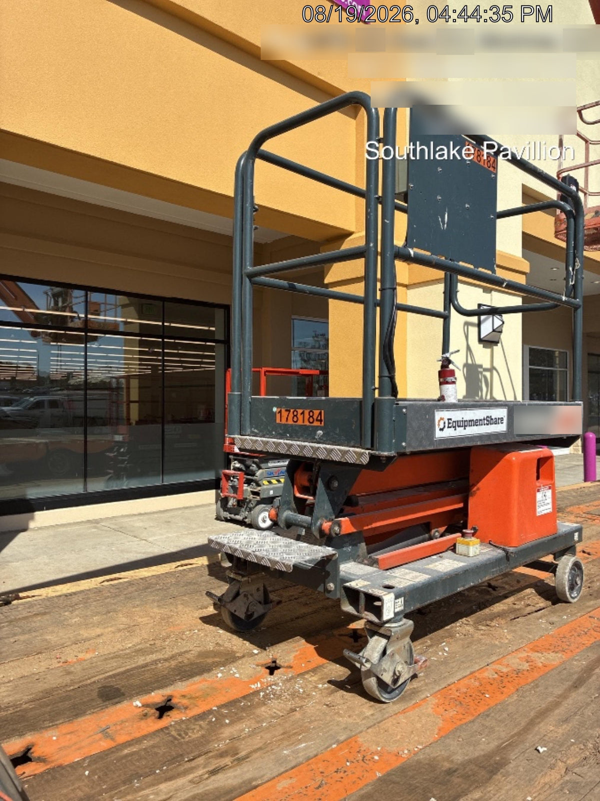 2021 JLG 1030P