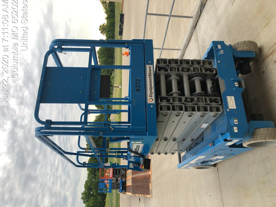 2019 Genie GS-4047 Folding rails with half height swing gate