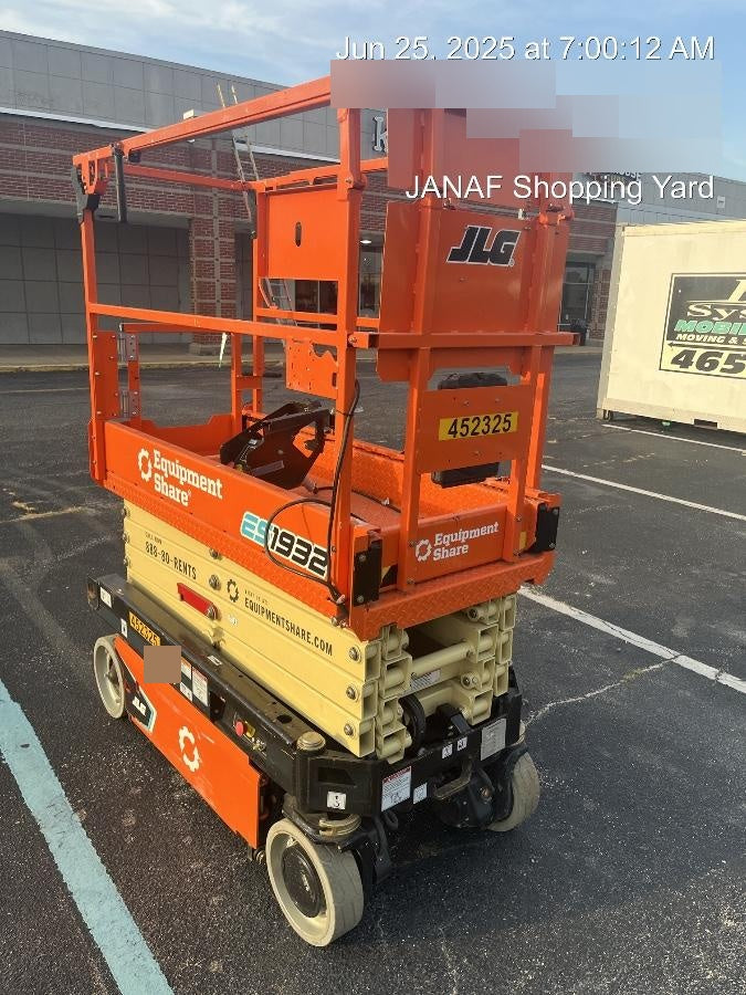 2024 JLG ES1932