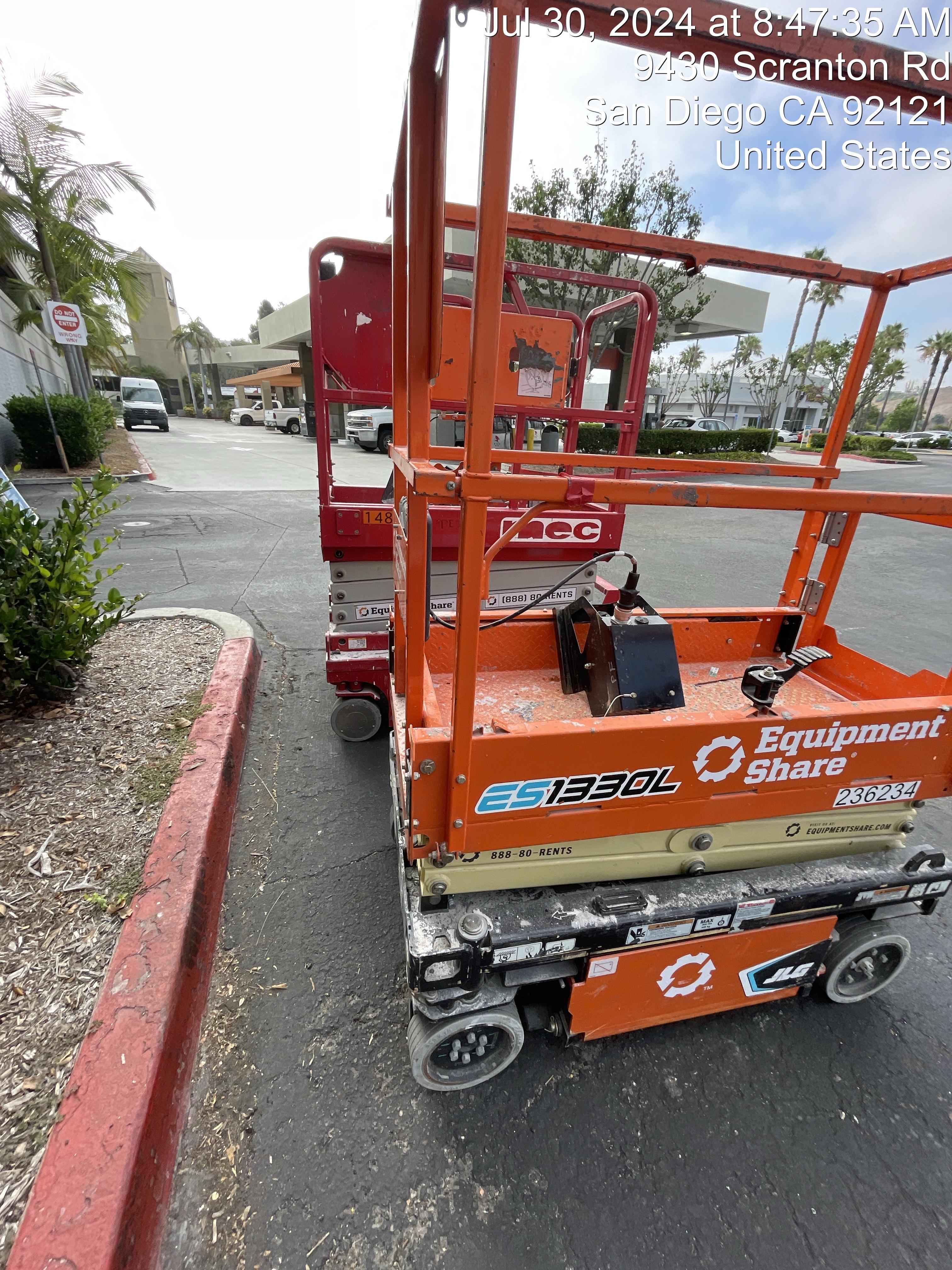 2022 JLG ES1330L