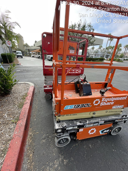 2022 JLG ES1330L