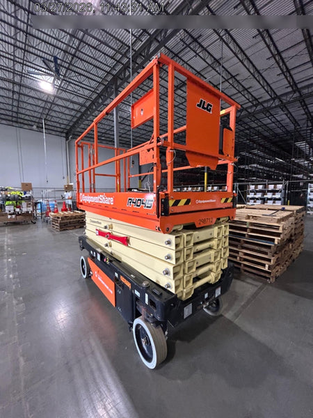 2023 JLG R4045