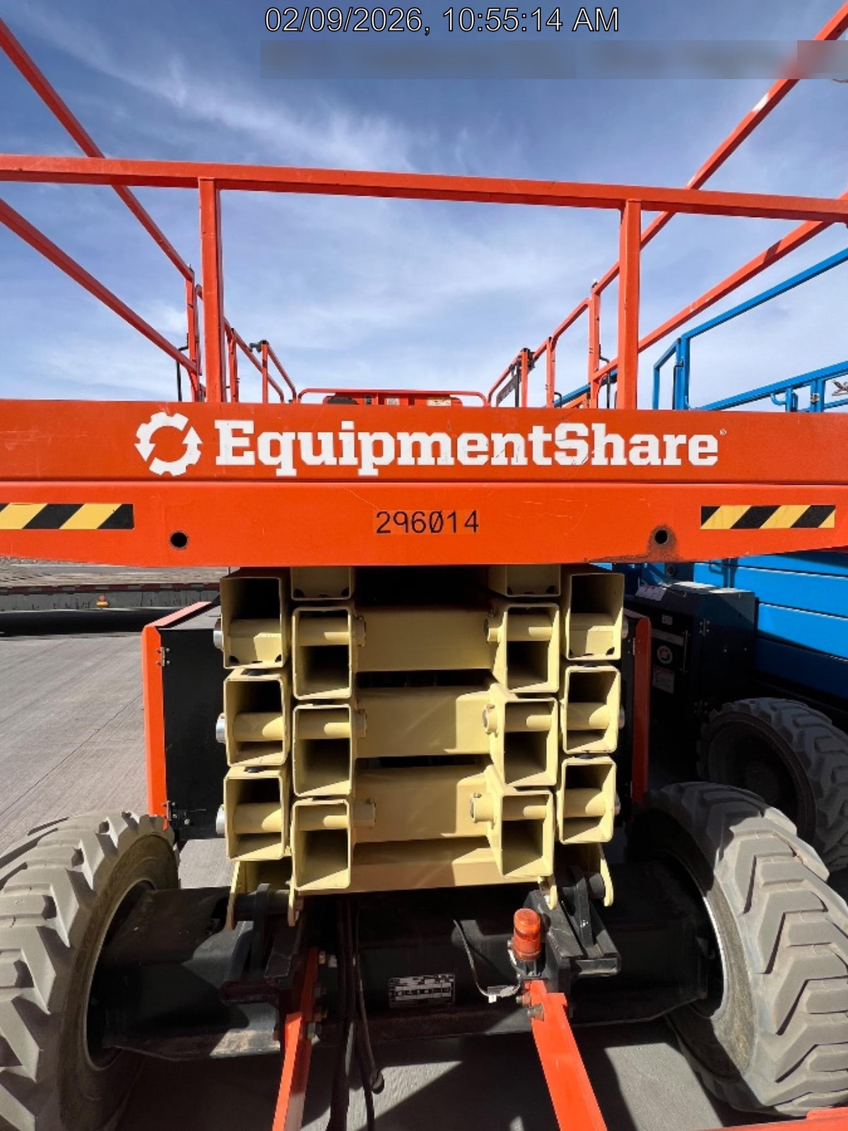 2023 JLG RT4394