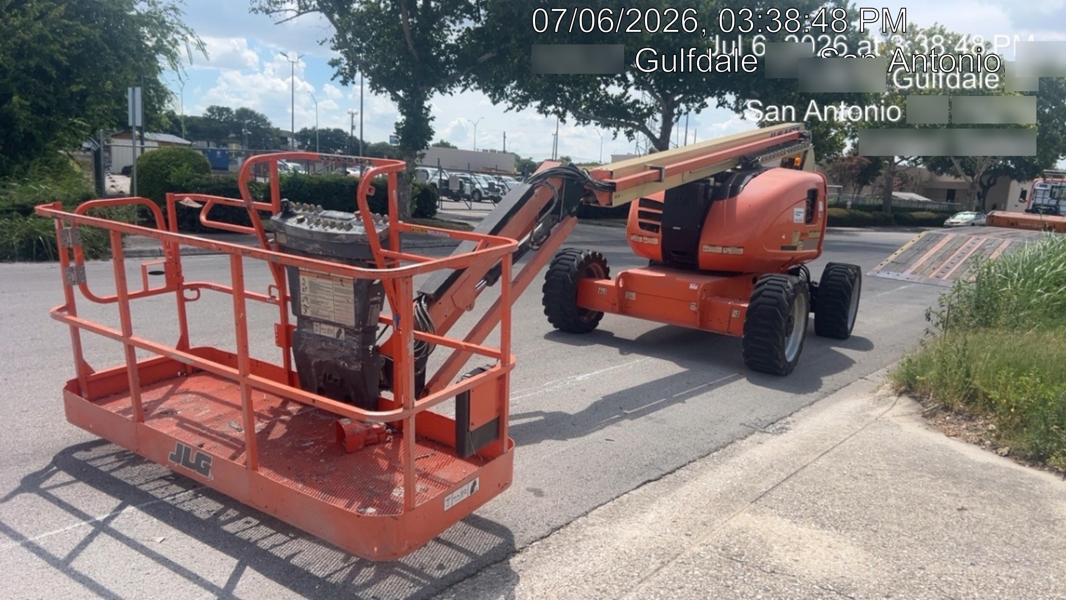 2019 JLG 600AJ