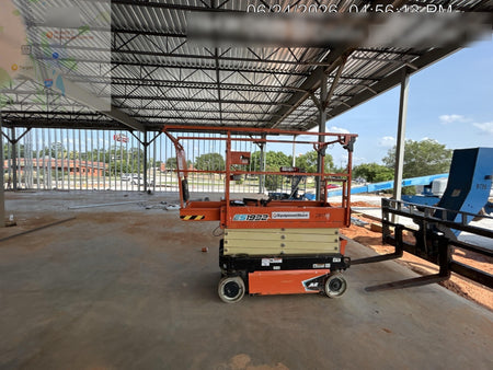 2022 JLG ES1932
