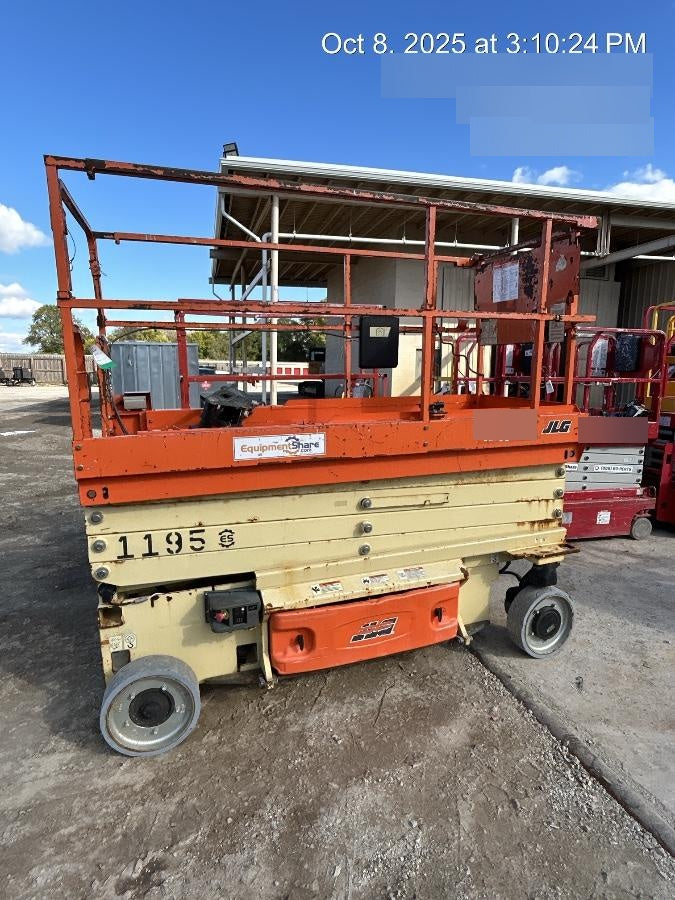 2016 JLG 3246ES