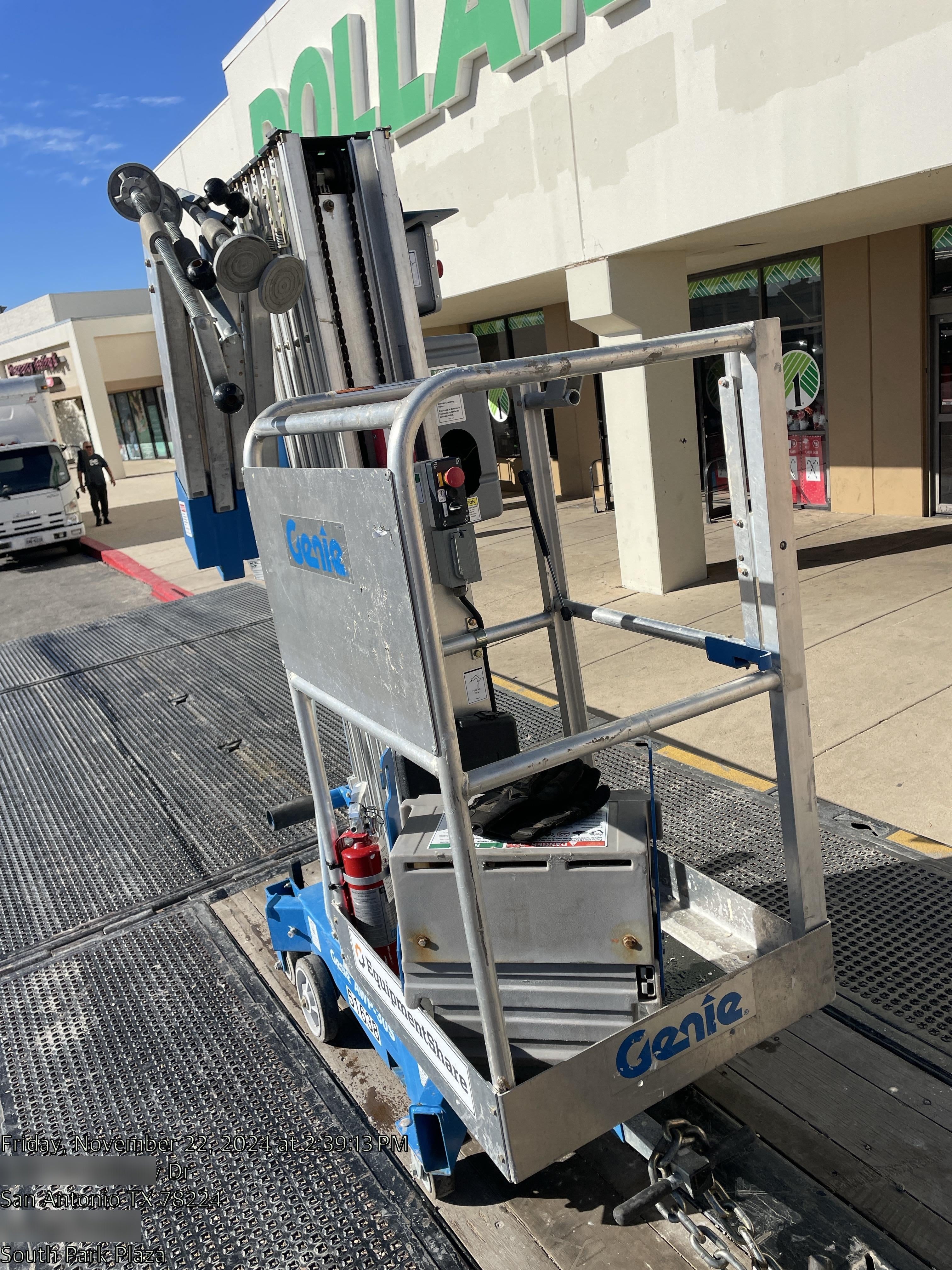 2019 GENIE AWP-30S